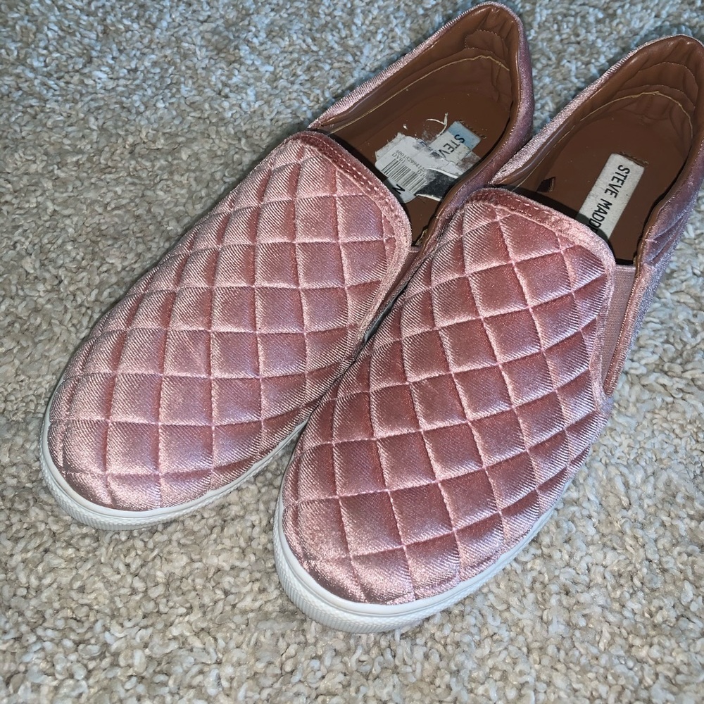 Steve Madden slip on shoes